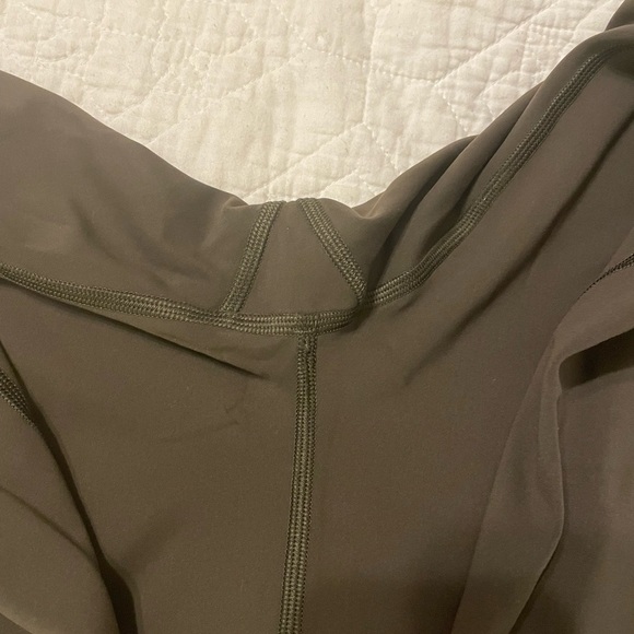 Lululemon In Movement 28” everlux leggings olive green - Picture 5 of 10